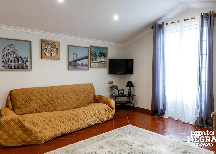 펜션 Johnny's House By Pontanegraazores Biscoitos (Terceira)